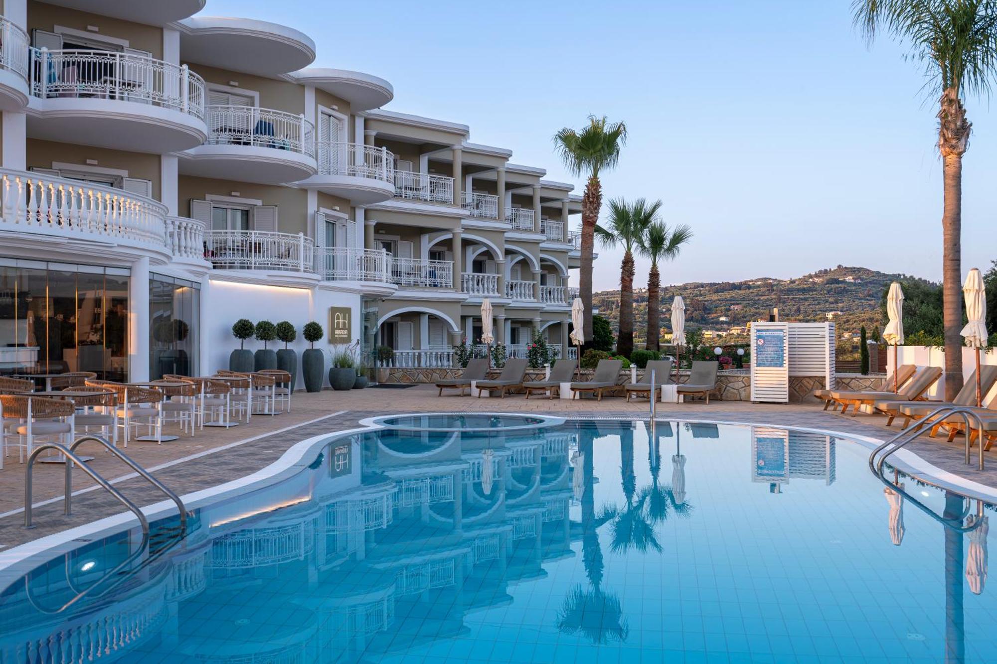 Arkadia Hotel Kypseli ภายนอก รูปภาพ